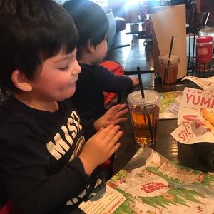 Meet your Posher, Vanessa